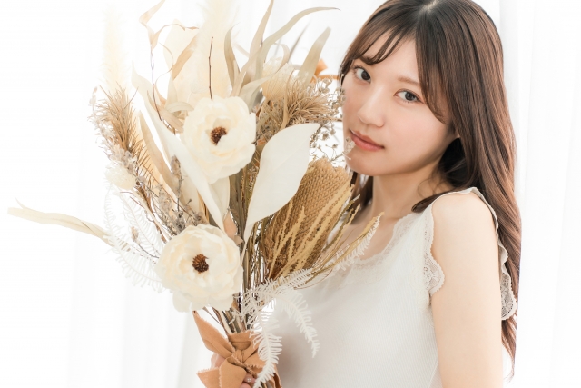 バレンタインとホワイトデーで変わる「愛のかたち」：贈り物から読み解く日本の心と文化の今